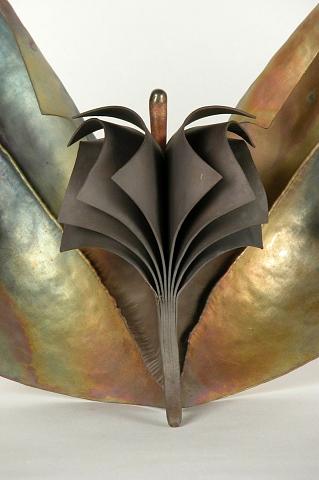 HORN FLOWER -DETAIL